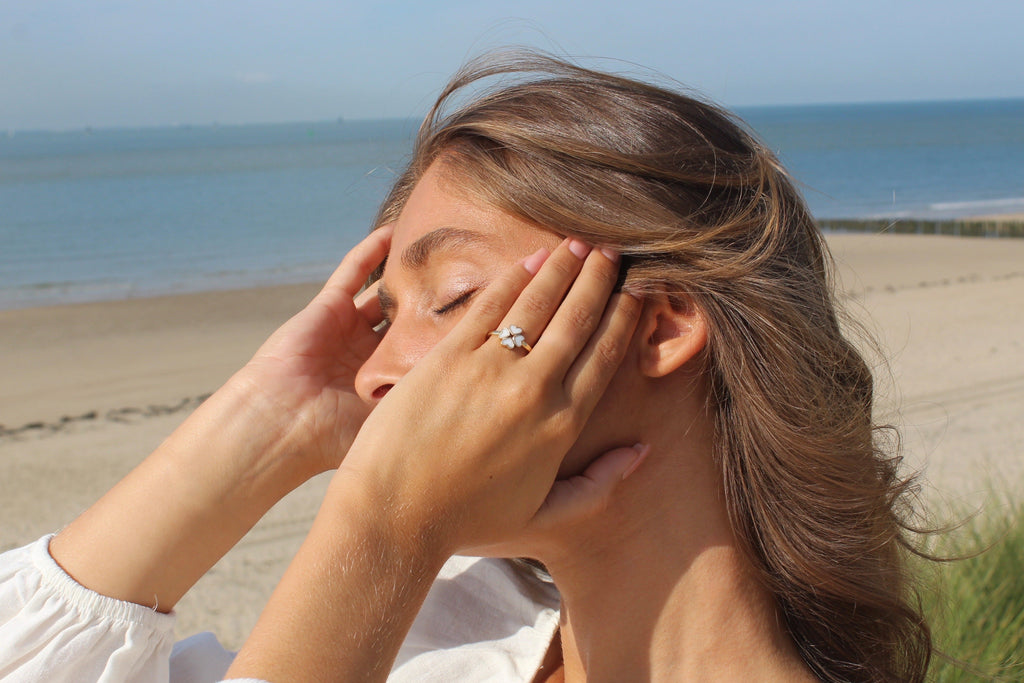 Lucy | Asring massief