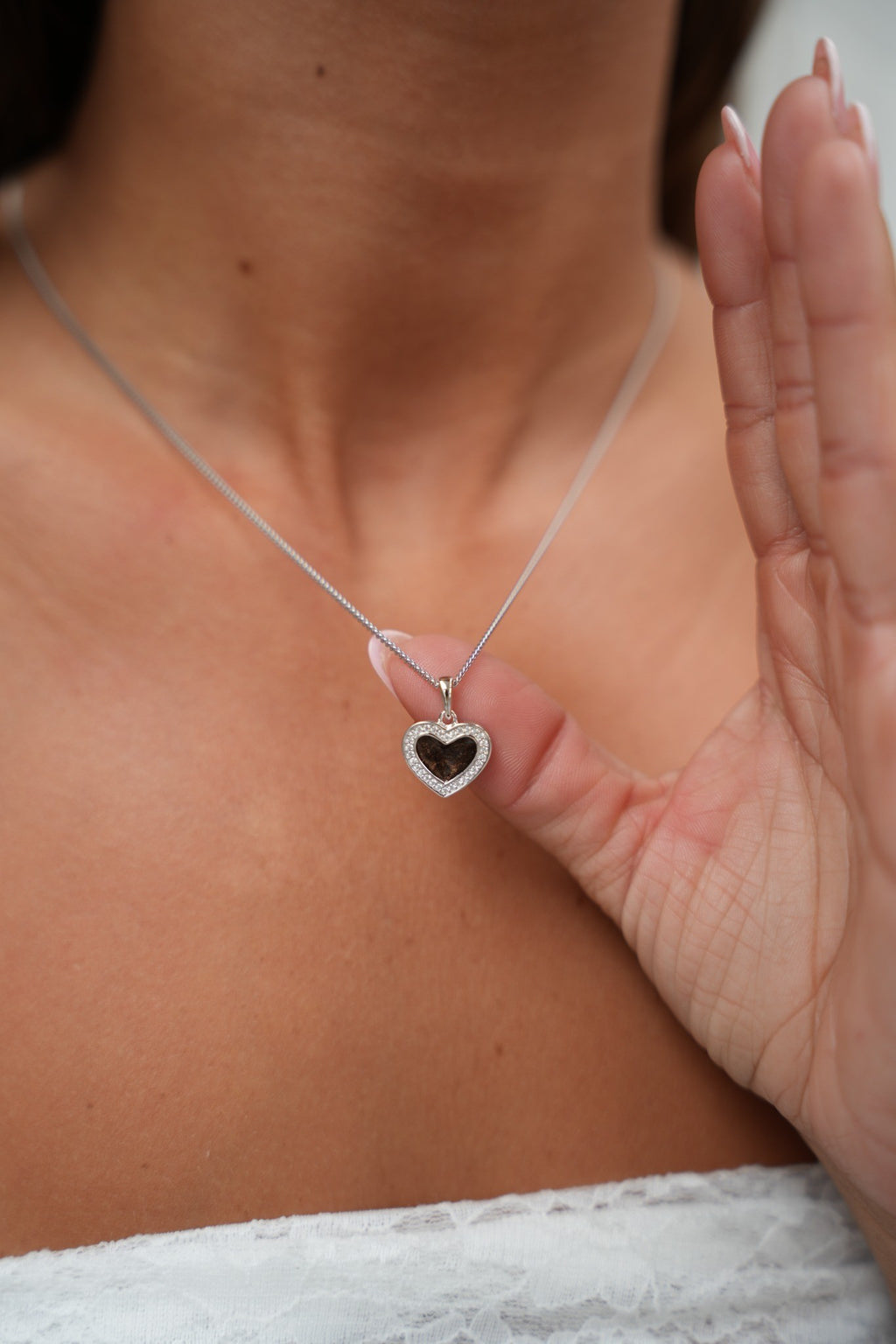 Demi | Ashanger massief