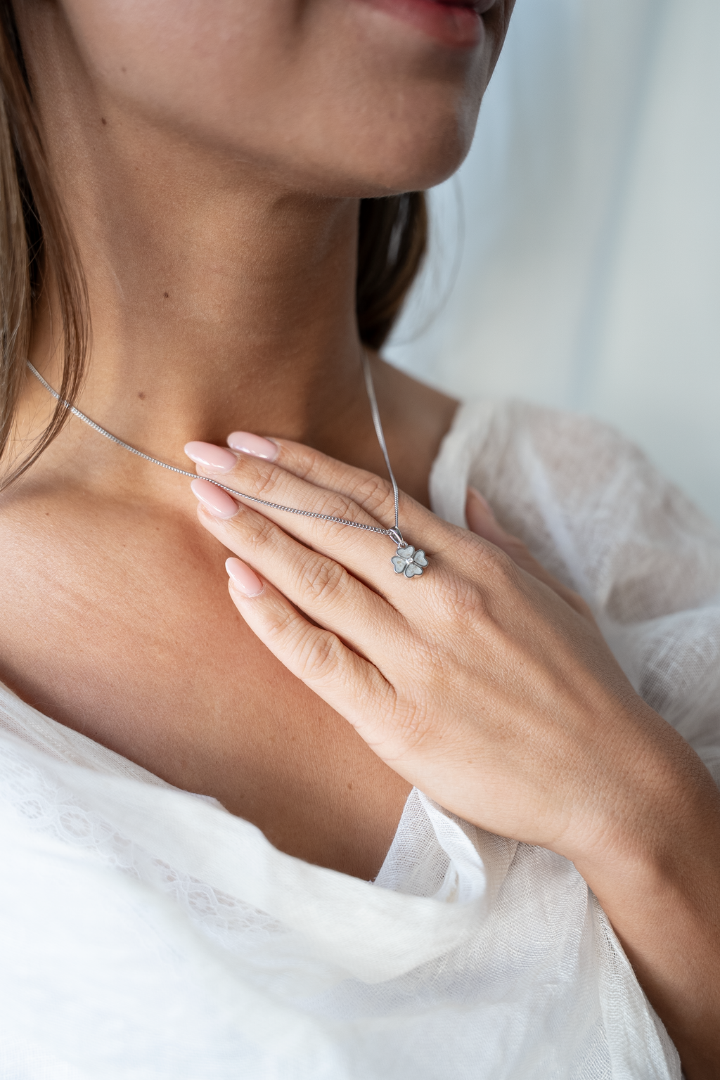 Lucy | As Hanger massief