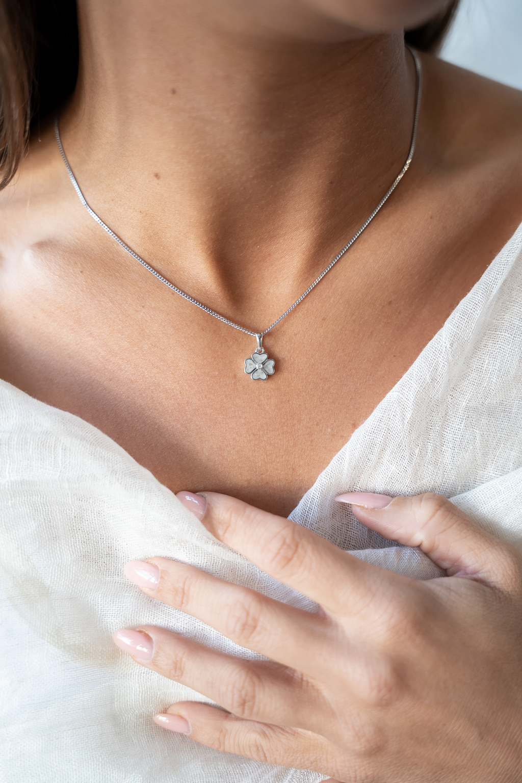 Lucy | As Hanger massief