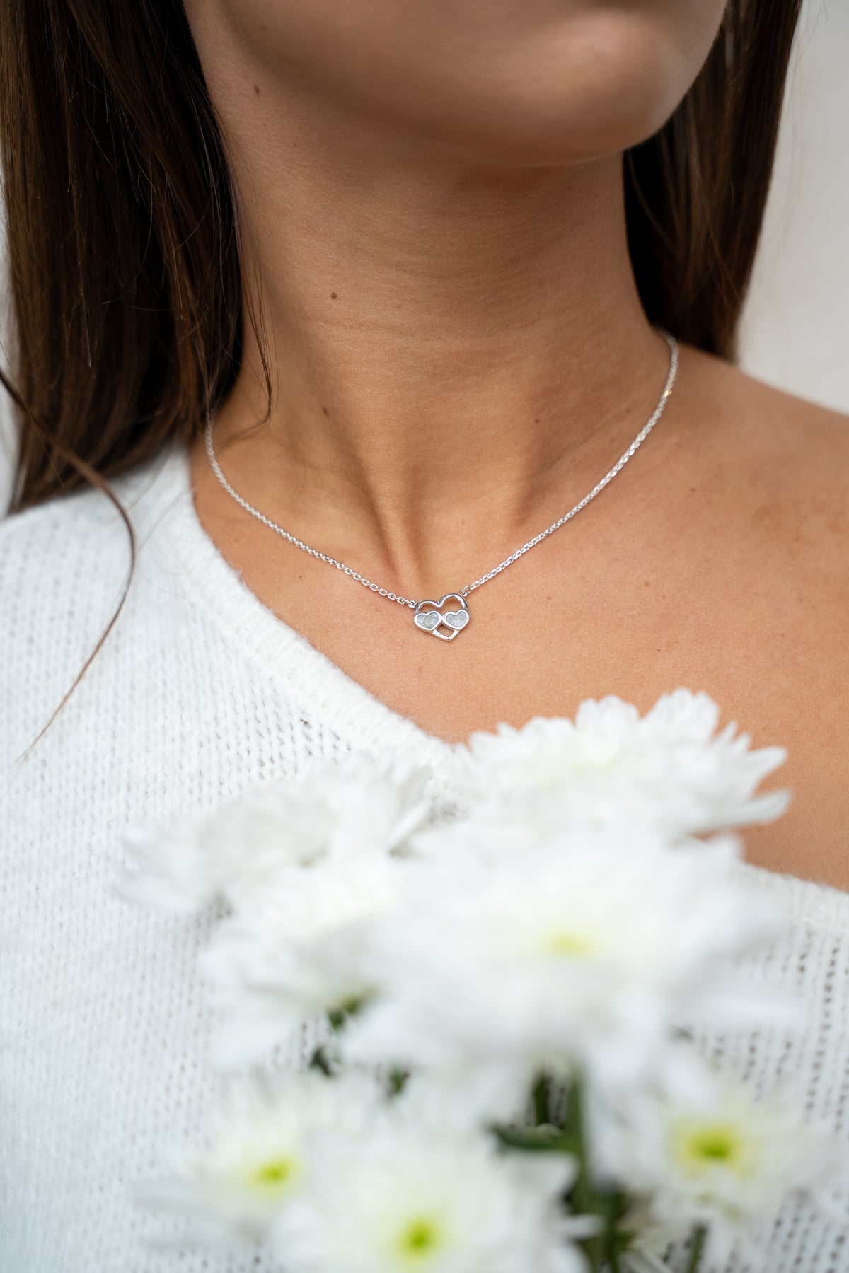 Trinity asketting in zilver, gedragen