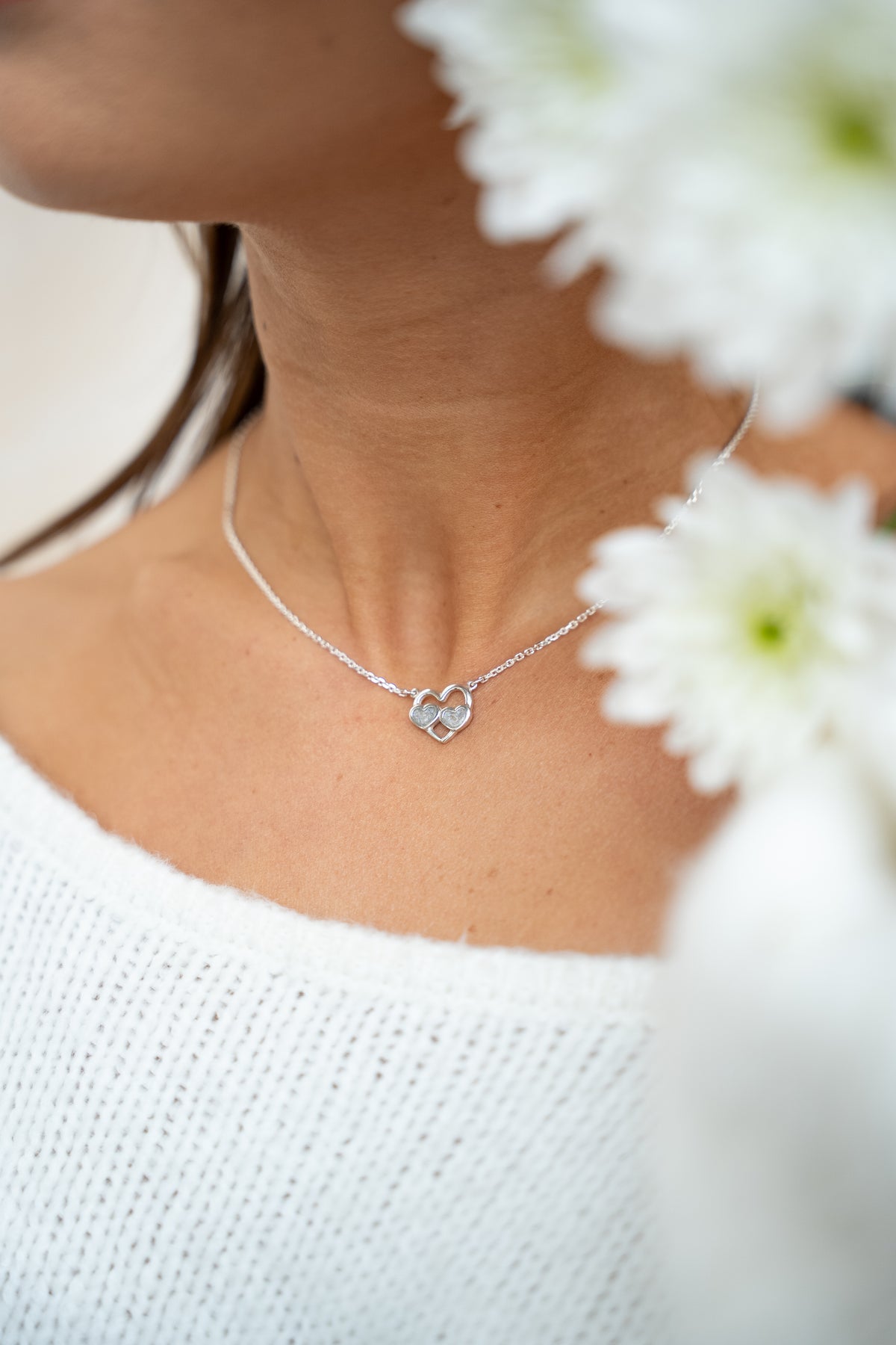 Trinity asketting in zilver, gedragen