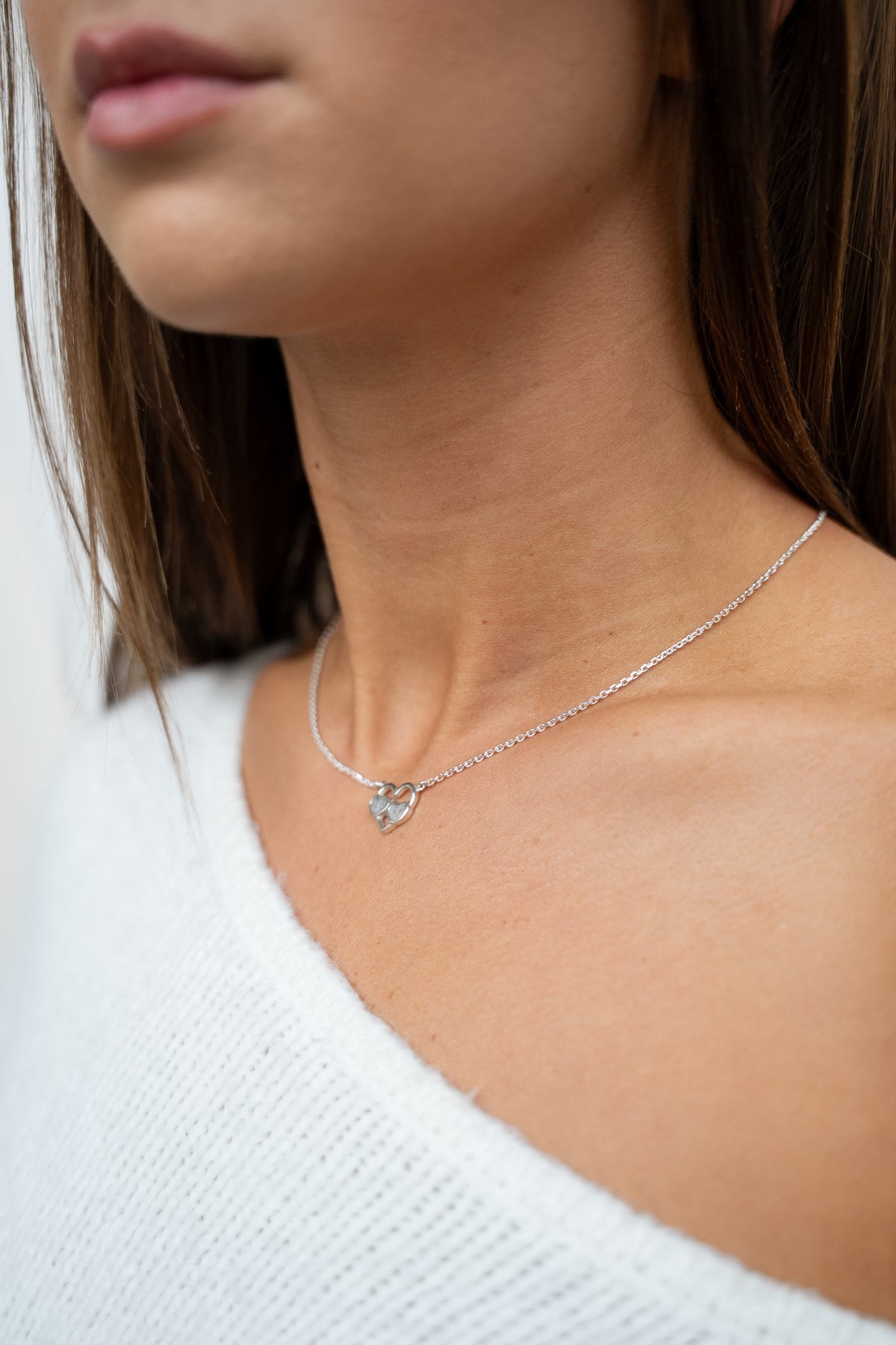 Trinity asketting in zilver, gedragen