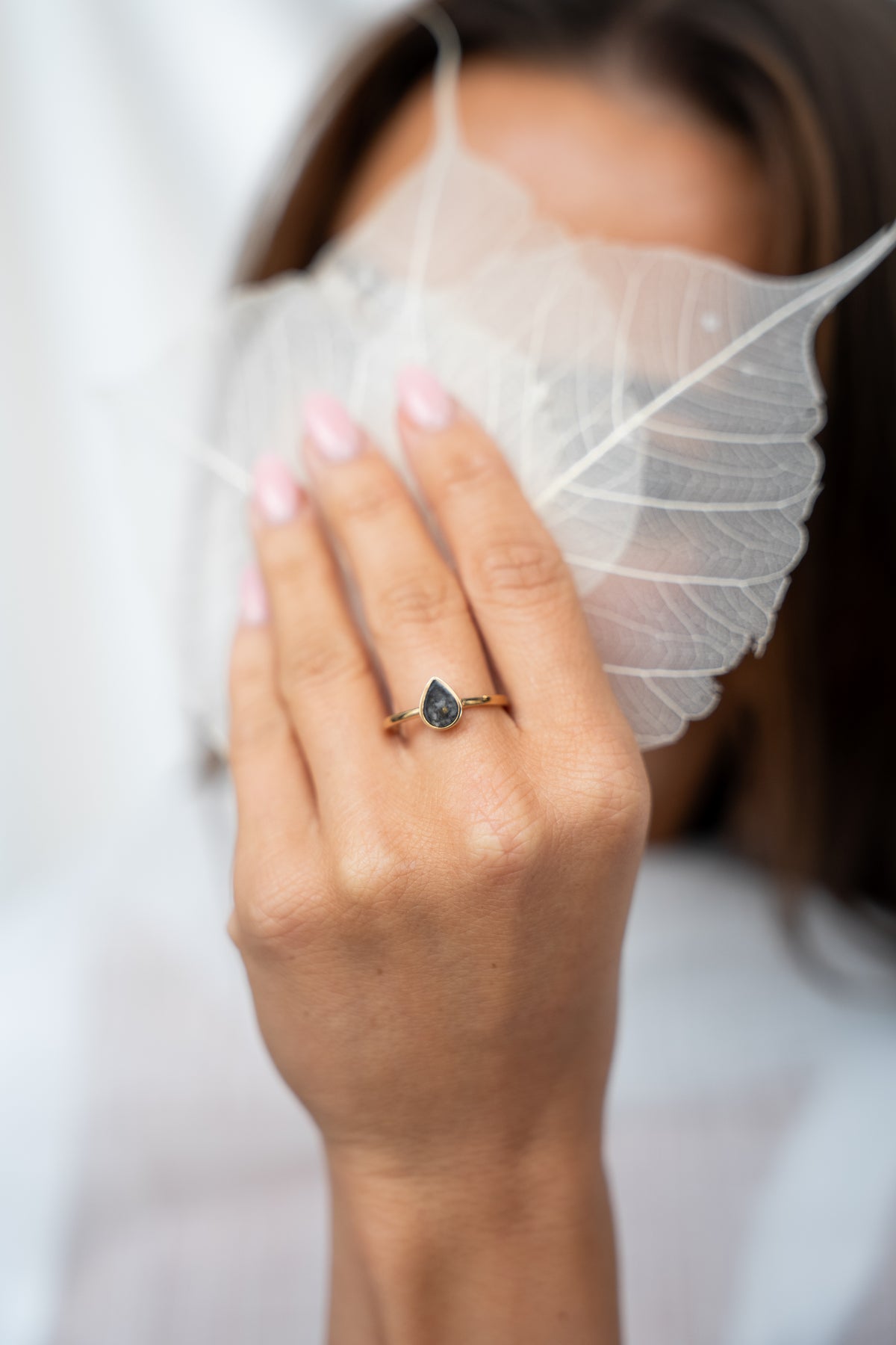 Droplet asring in zilver, gedragen