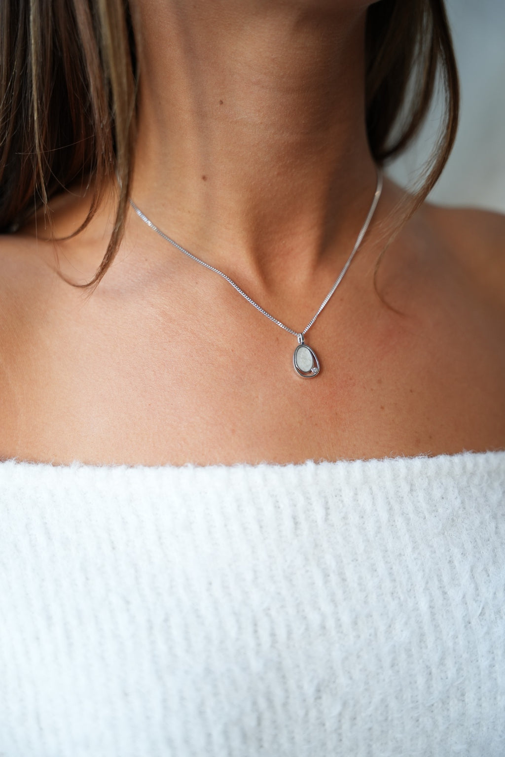 Danique | Solid Ash Pendant