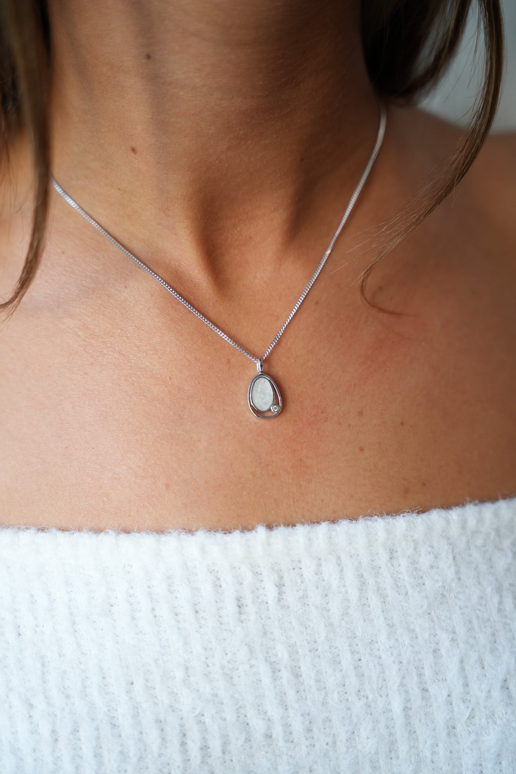 Danique | Solid Ash Pendant